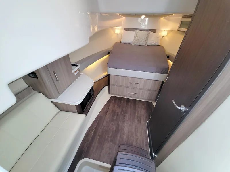 Slide: The Image of Regal 36 XO 2021 - 51