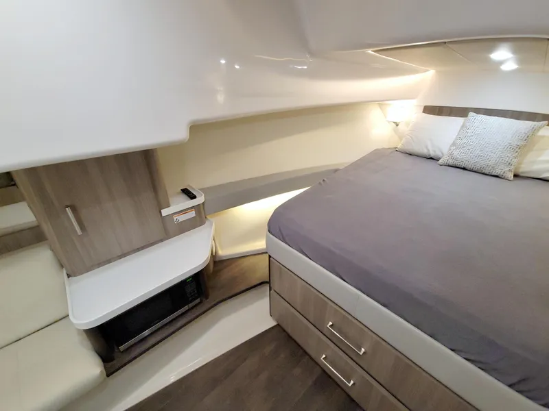 Slide: The Image of Regal 36 XO 2021 - 52