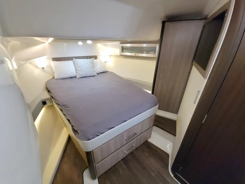 Slide: The Image of Regal 36 XO 2021 - 53