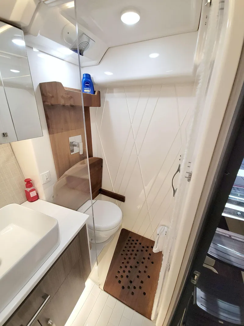 Slide: The Image of Regal 36 XO 2021 - 57