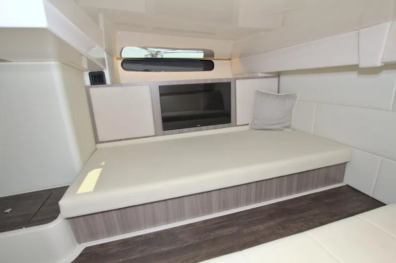 Slide: The Image of Regal 36 XO 2021 - 60