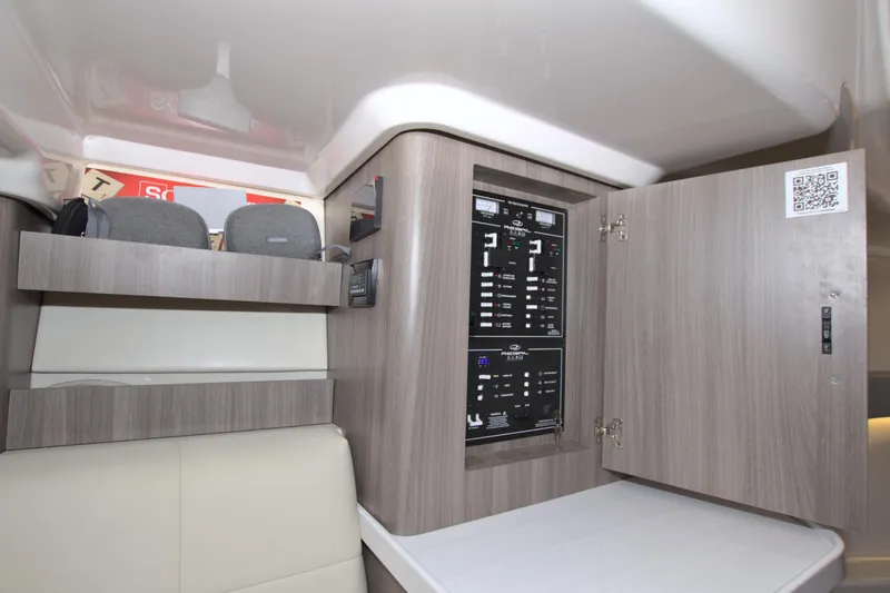 Slide: The Image of Regal 36 XO 2021 - 64