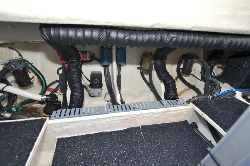 Slide: The Image of Regal 36 XO 2021 - 75