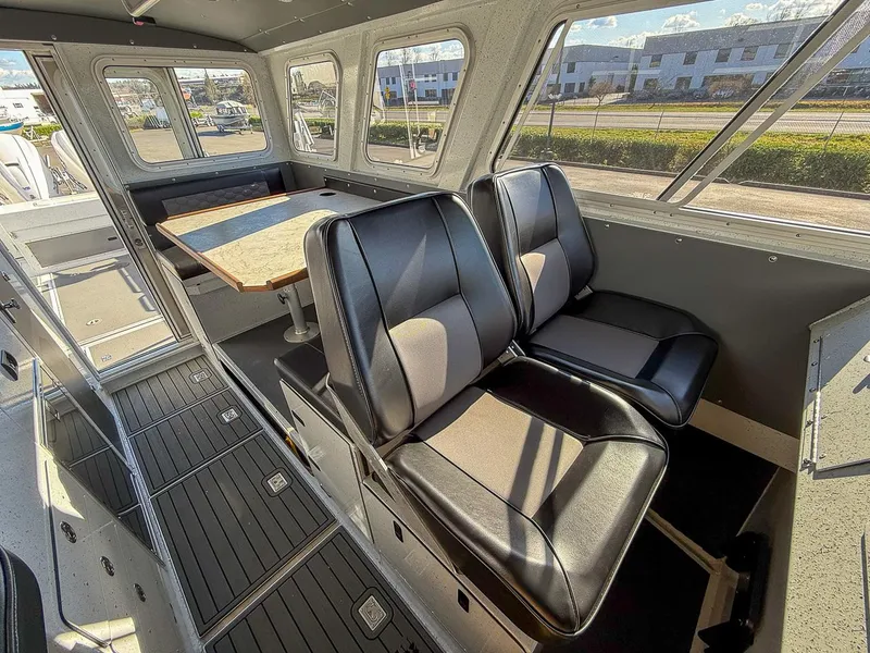 Slide: The Image of North River 32 Endurance 2026 - 12