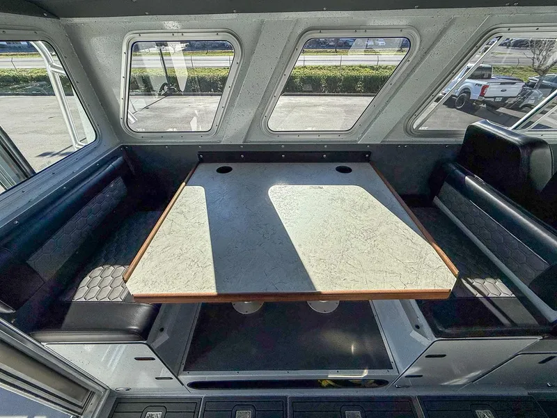 Slide: The Image of North River 32 Endurance 2026 - 14