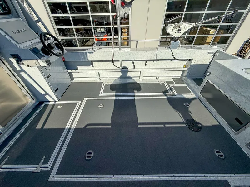 Slide: The Image of North River 32 Endurance 2026 - 18