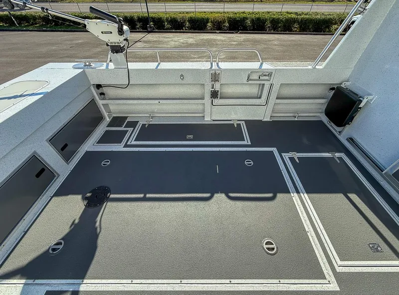 Slide: The Image of North River 32 Endurance 2026 - 19