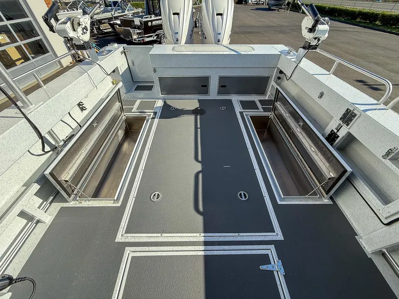 Slide: The Image of North River 32 Endurance 2026 - 21