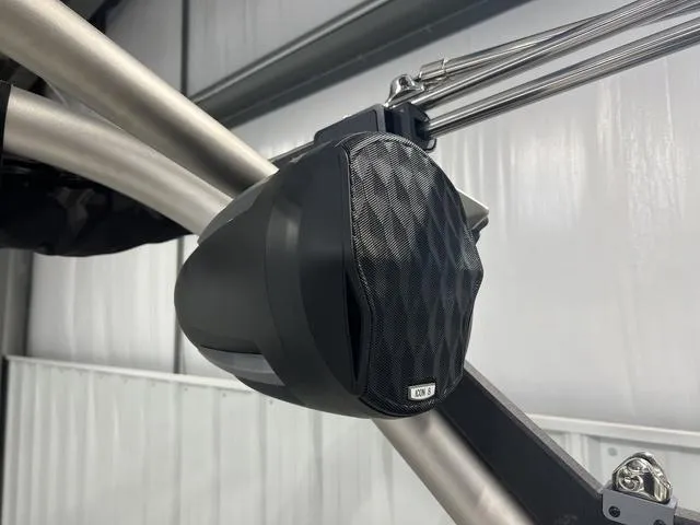 Slide: The Image of Malibu Wakesetter 21 LX 2025 - 29