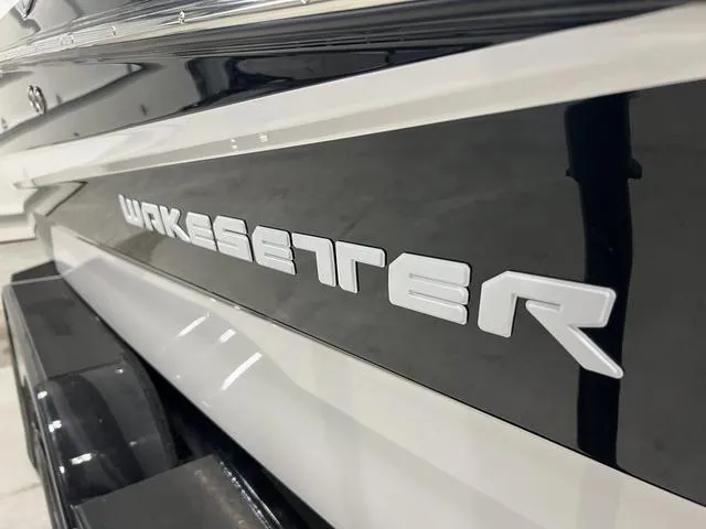 Slide: The Image of Malibu Wakesetter 21 LX 2025 - 3