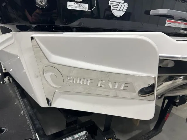 Slide: The Image of Malibu Wakesetter 21 LX 2025 - 5