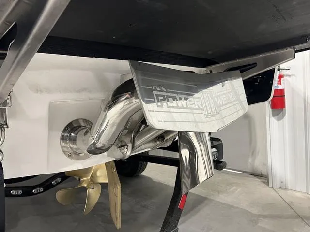 Slide: The Image of Malibu Wakesetter 21 LX 2025 - 7