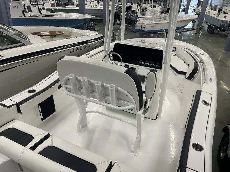 Slide: The Image of Tidewater 210 LXF 2025 - 12