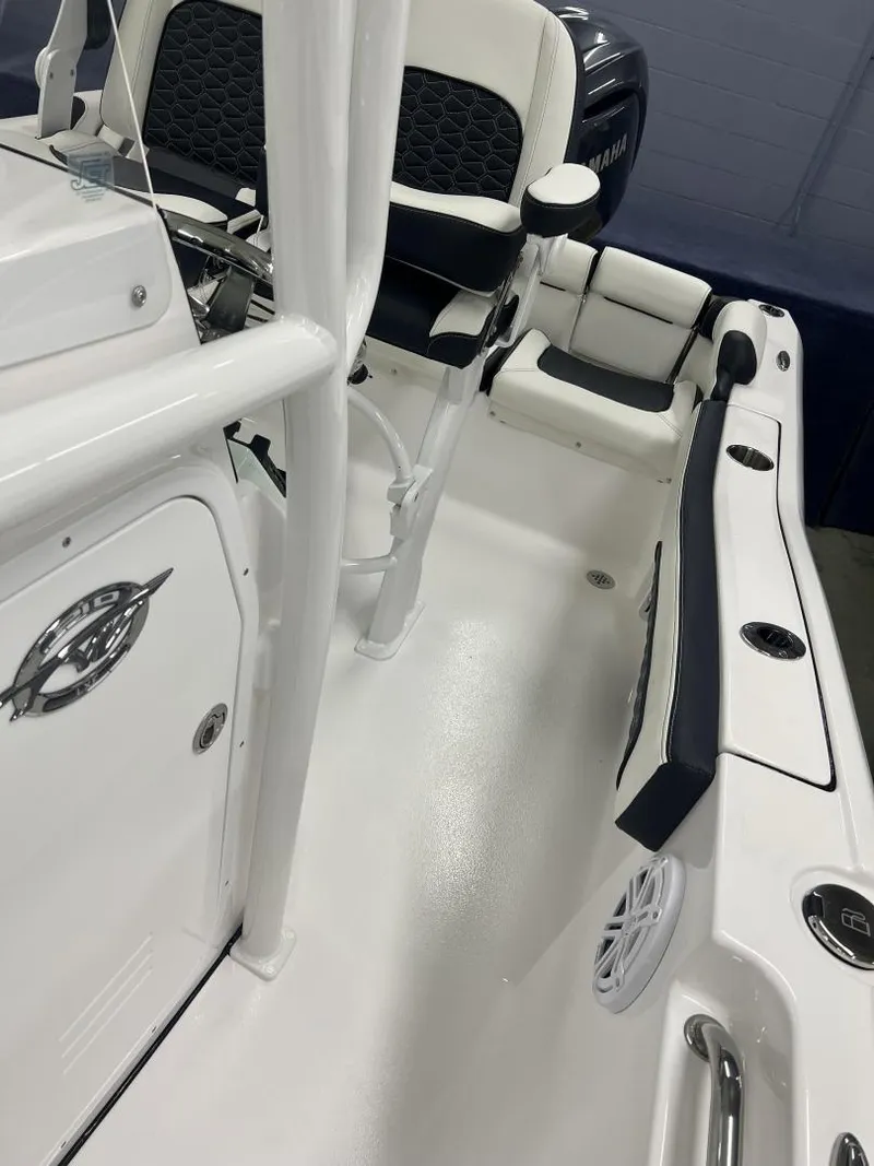 Slide: The Image of Tidewater 210 LXF 2025 - 14