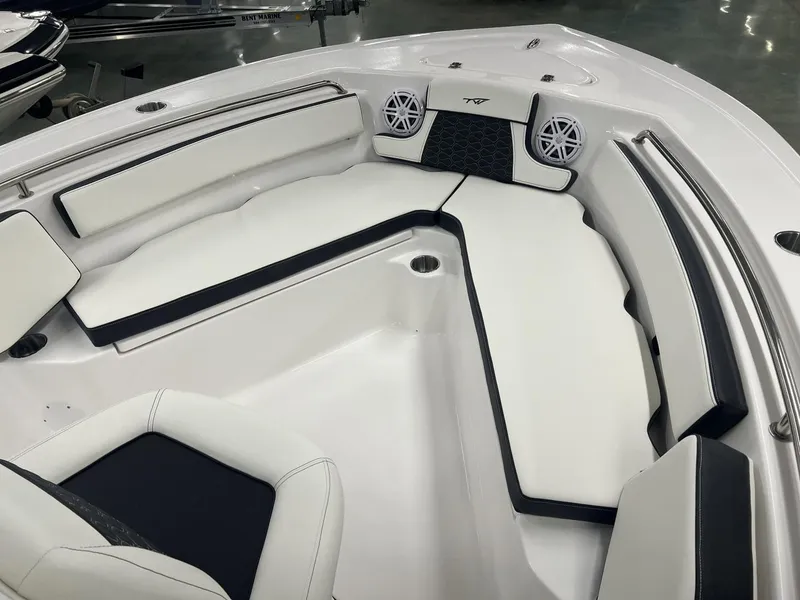 Slide: The Image of Tidewater 210 LXF 2025 - 6