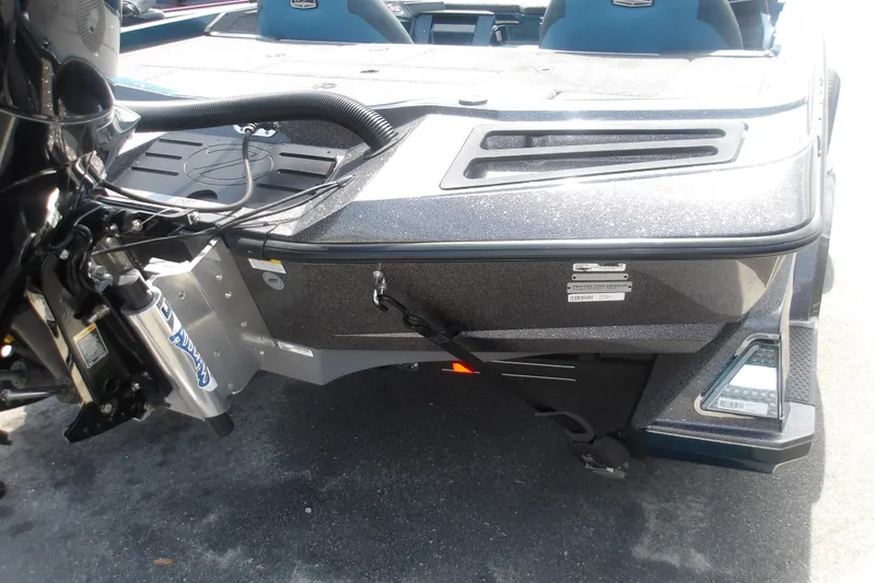 Slide: The Image of 2025 Ranger Z518 Cup-Equipped boat rear view, showcasing engine and sleek design. - 7