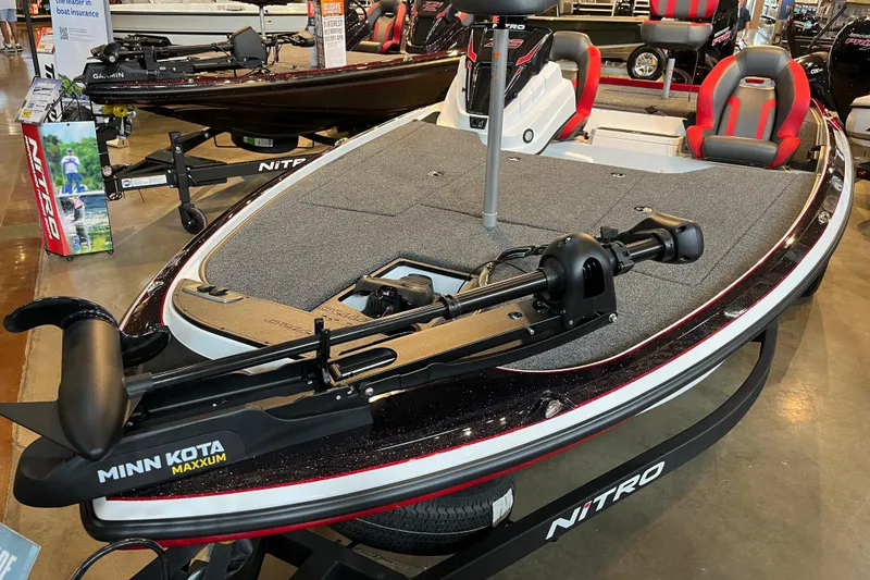 The Image of 2025 Nitro Z19 boat with Minn Kota Maxxum trolling motor on display. - 0
