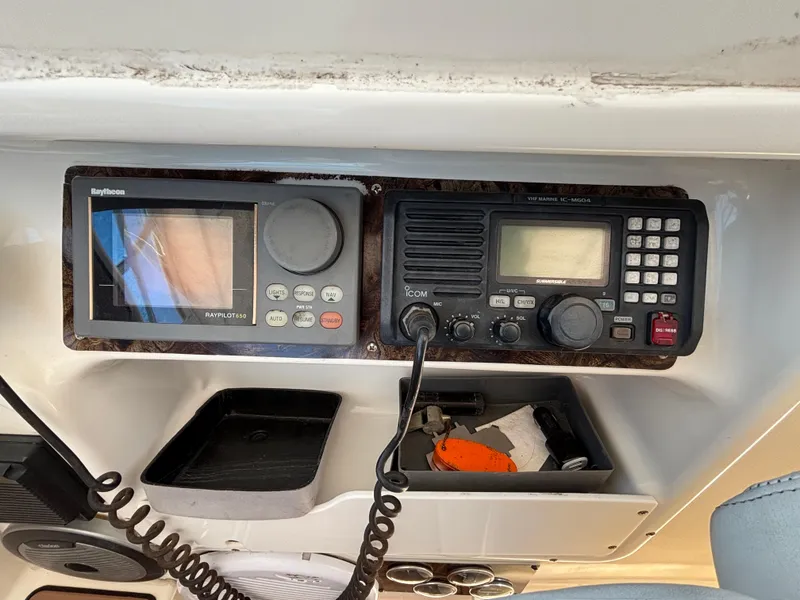 Slide: The Image of Autopilot - VHF Radio - 7