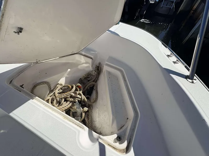 Slide: The Image of Boston Whaler 180 DAUNTLESS 2011 - 8