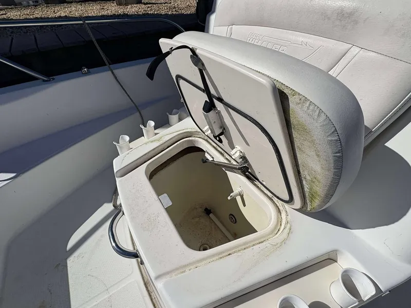 Slide: The Image of Boston Whaler 180 DAUNTLESS 2011 - 1