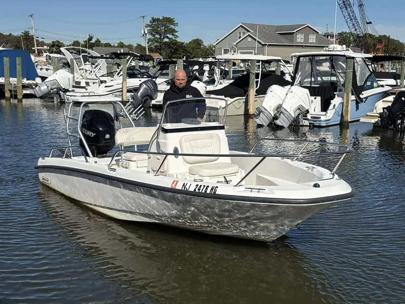 Slide: The Image of Boston Whaler 180 DAUNTLESS 2011 - 14
