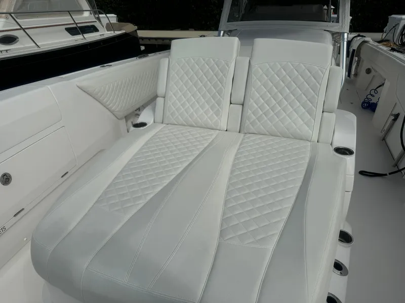 Slide: The Image of Intrepid Nomad 407 2021 - 7