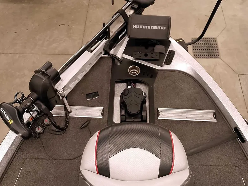 Slide: The Image of 2019 Ranger Z519 DC boat deck with Humminbird electronics and Minn Kota trolling motor. - 22