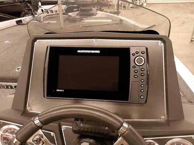 Slide: The Image of 2019 Ranger Z519 DC boat dashboard with Humminbird Helix 5 fish finder. - 33
