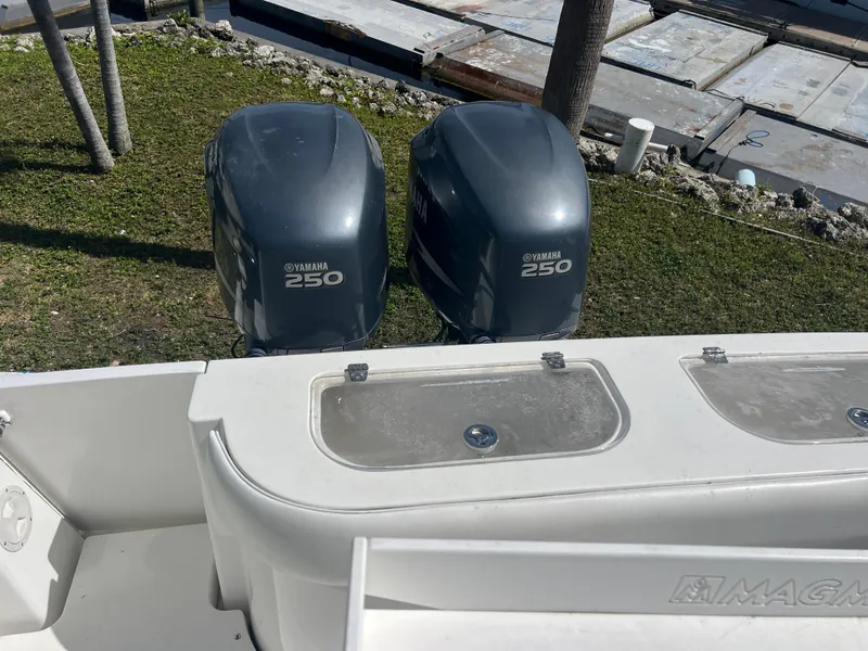 Slide: The Image of Contender 35 Center Console w/ Foward Cuddy 1999 - 54