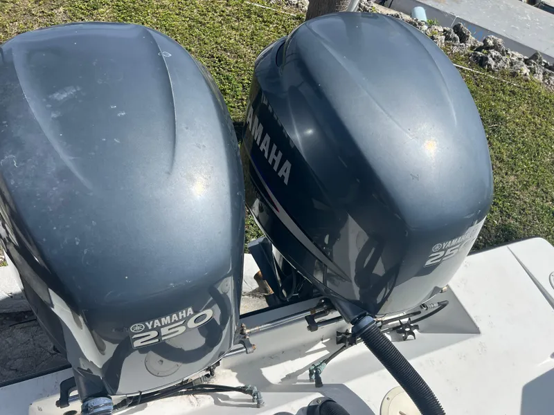 Slide: The Image of Contender 35 Center Console w/ Foward Cuddy 1999 - 55