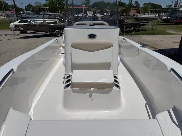 Robalo R160 Center Console 2025 for Sale | MarineSource