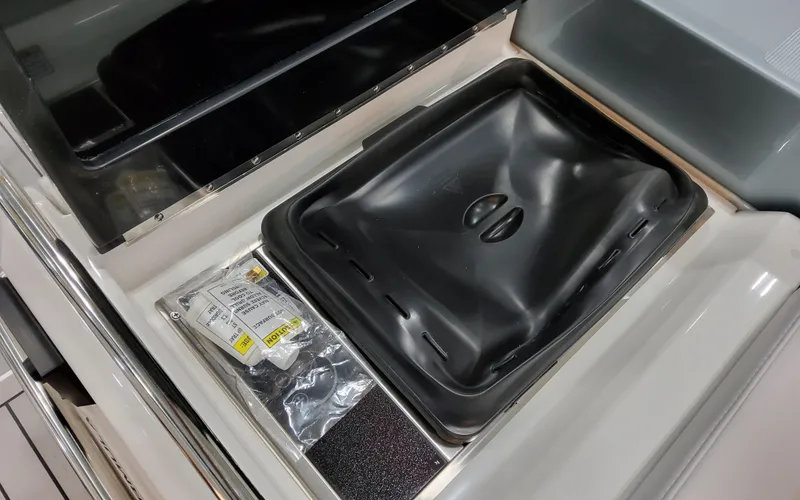 Slide: The Image of Formula 400 Super Sport Crossover 2025 - 109