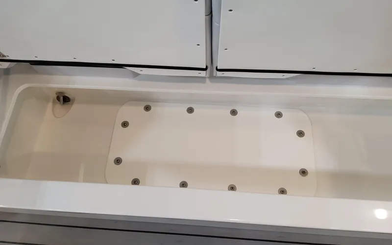 Slide: The Image of Formula 400 Super Sport Crossover 2025 - 110