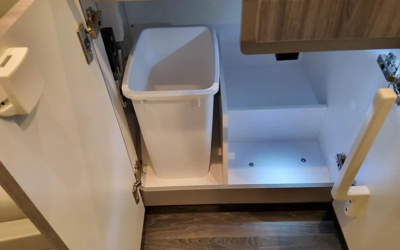 Slide: The Image of Formula 400 Super Sport Crossover 2025 - 51