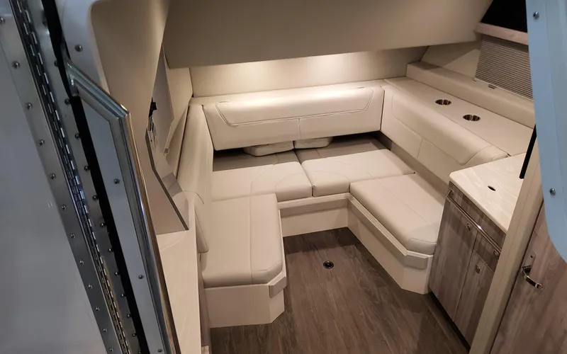 Slide: The Image of Formula 400 Super Sport Crossover 2025 - 69