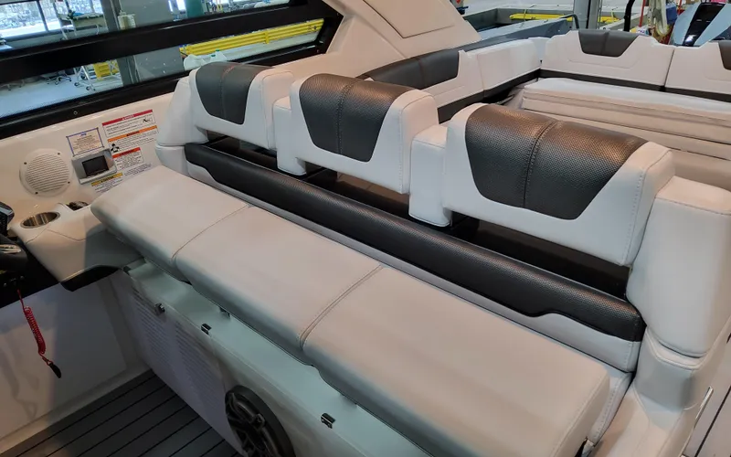 Slide: The Image of Formula 400 Super Sport Crossover 2025 - 75