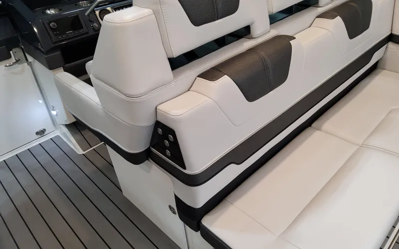 Slide: The Image of Formula 400 Super Sport Crossover 2025 - 76