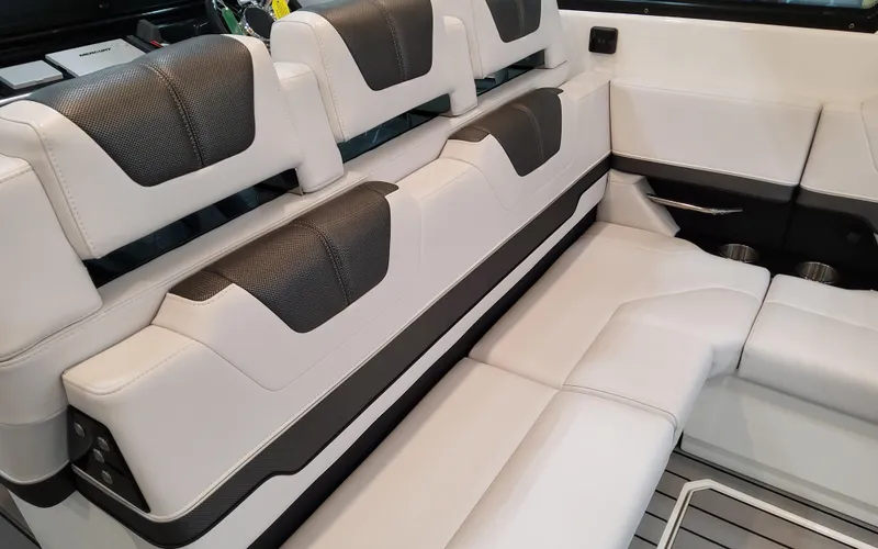 Slide: The Image of Formula 400 Super Sport Crossover 2025 - 77