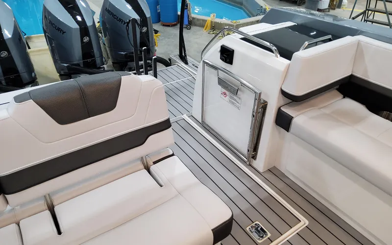 Slide: The Image of Formula 400 Super Sport Crossover 2025 - 82