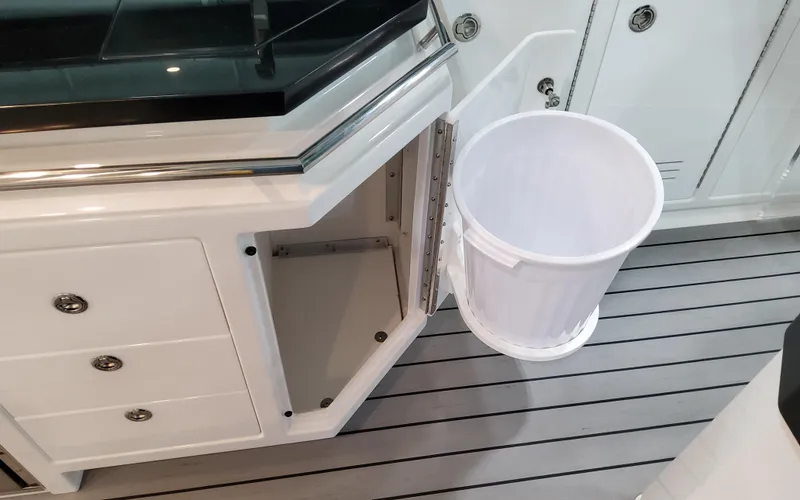 Slide: The Image of Formula 400 Super Sport Crossover 2025 - 87