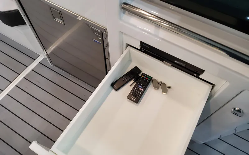 Slide: The Image of Formula 400 Super Sport Crossover 2025 - 88