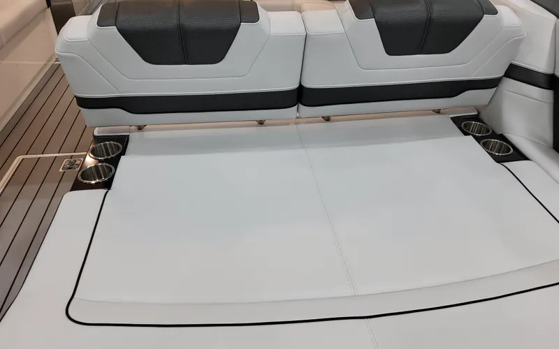 Slide: The Image of Formula 400 Super Sport Crossover 2025 - 91