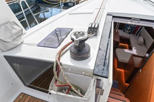 Slide: The Image of 2018 Beneteau Oceanis 41.1 yacht deck and cabin interior view. - 43