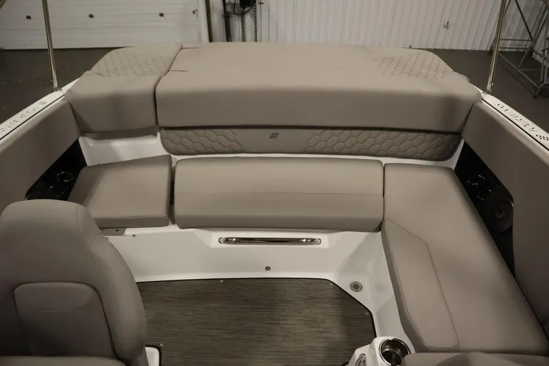 Slide: The Image of Four Winns H1 2025 - 52