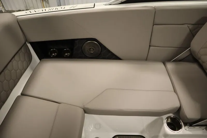 Slide: The Image of Four Winns H1 2025 - 53