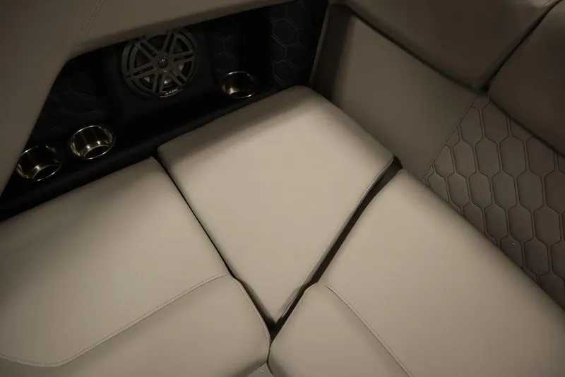 Slide: The Image of Four Winns H2 2025 - 54