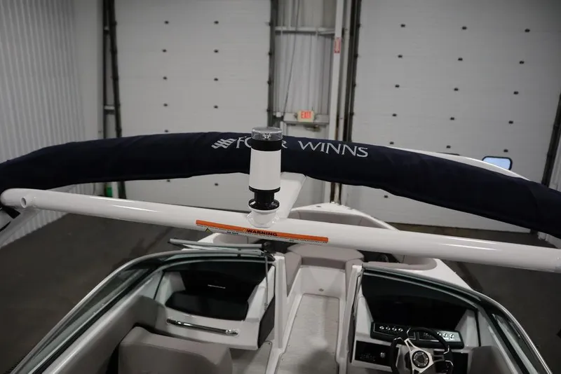 Slide: The Image of Four Winns H2 2025 - 60