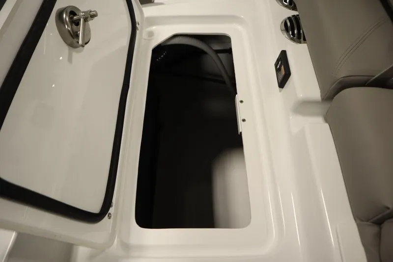 Slide: The Image of Four Winns H2 2025 - 62