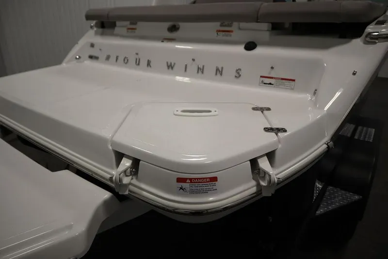 Slide: The Image of Four Winns H2 2025 - 63