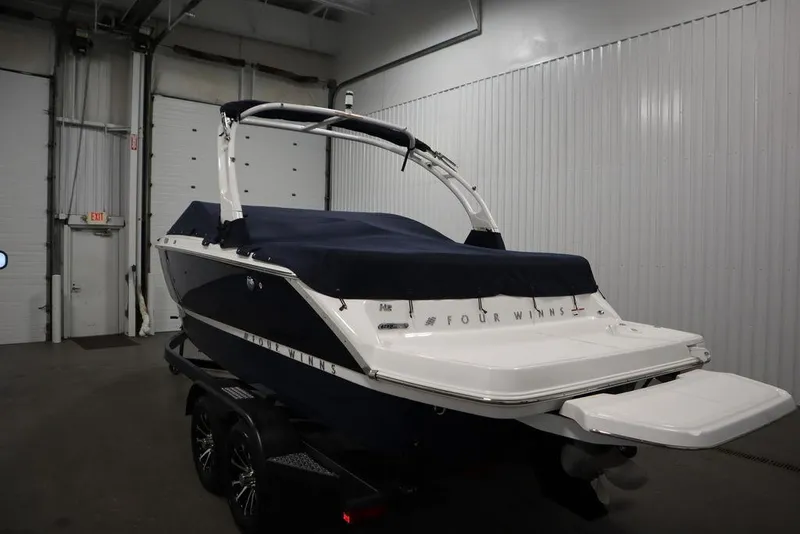 Slide: The Image of Four Winns H2 2025 - 72